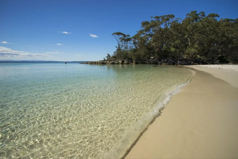 green patch beachGreen Patch Beach, New South Wales &copy; Destination NSW