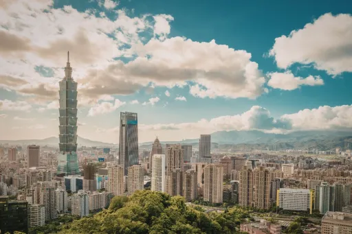 image for article Best Things to Do in Taipei: Night Markets, Hot Springs & Skyline Views