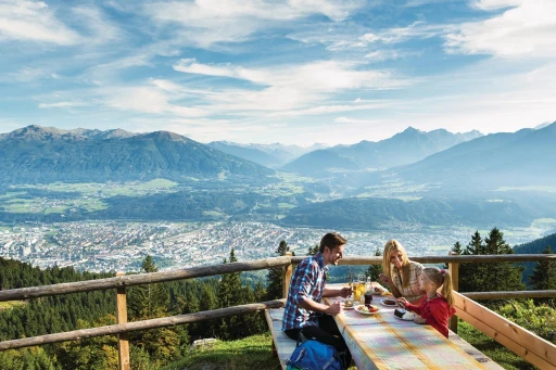 image for article 非凡的欧洲之旅：到梦幻般的奥地利因斯布鲁克度假去吧！