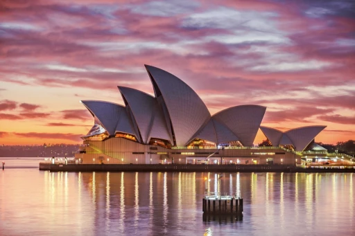image for article Top 10 Tips to Save Money While Travelling in Sydney